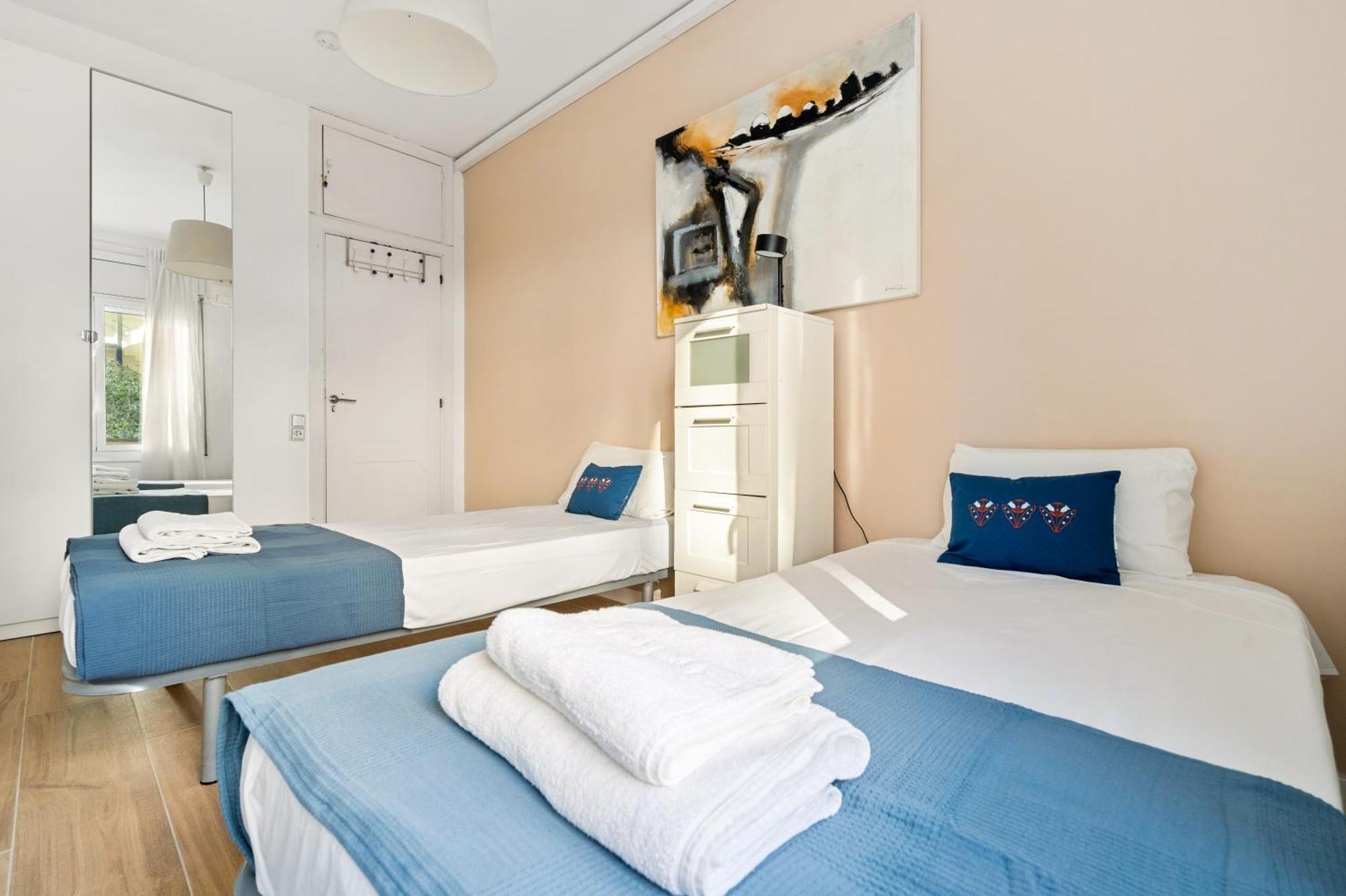 Fridays Flats Spacious 4br Family Retreat Appartamento Barcellona